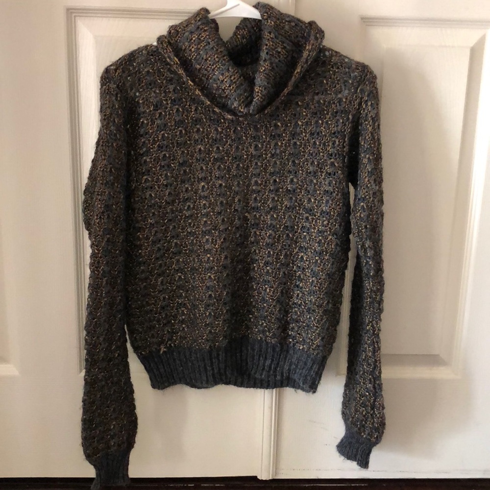 Turtle neck sweater